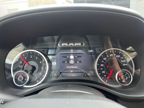 New 2026 RAM 1500 Express AWD/4WD image 13
