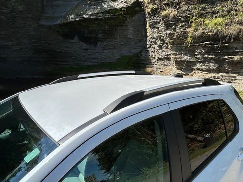 Used 2022 Chevrolet Trax LT w/ LT Convenience Package image 11