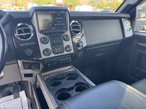 Used 2016 Ford F250 Platinum w/ FX4 Off-Road Package AWD/4WD image 7