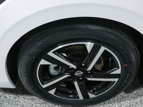 Used 2024 Nissan Sentra SV w/ Trunk Package FWD image 11