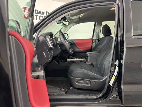 Certified 2023 Toyota Tacoma SR5 image 3