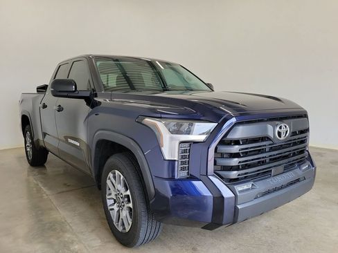 Used 2022 Toyota Tundra SR5 w/ SR5 Convenience Package RWD image 4