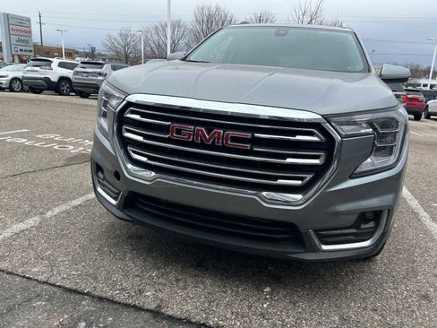 Used 2024 GMC Terrain SLT image 5