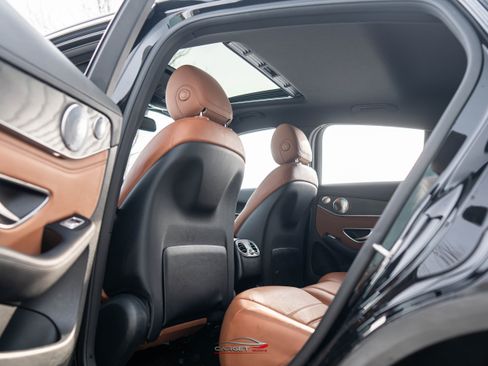 Used 2017 Mercedes-Benz GLC 300 4MATIC image 19