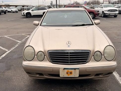 Used 2000 Mercedes-Benz E 320 Sedan image 8