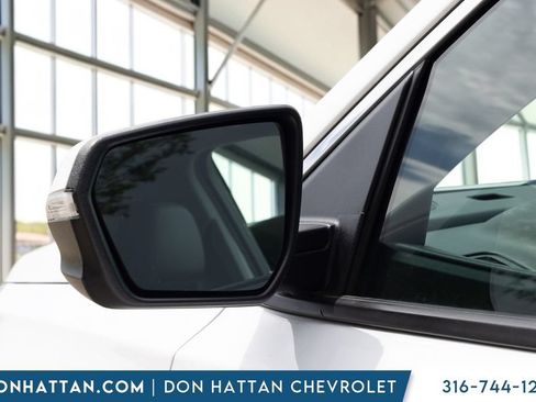 Used 2023 GMC Terrain SLT FWD image 28
