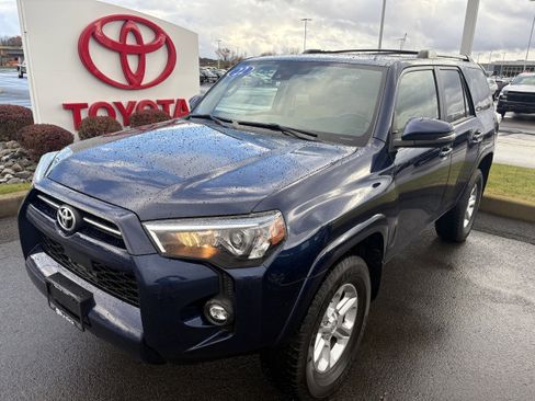 Used 2022 Toyota 4Runner SR5 Premium image 1