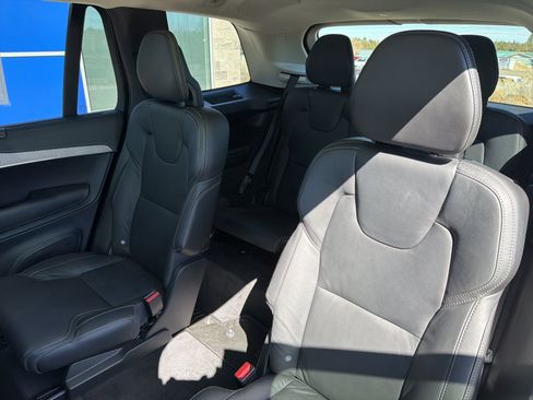 Used 2023 Volvo XC90 B6 Ultimate w/ Protection Package image 21