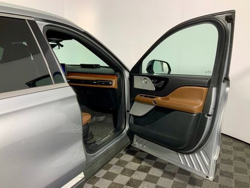 Used 2020 Lincoln Aviator Reserve w/ Equipment Group 202A image 29