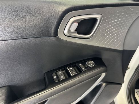 Used 2020 Kia Soul X-Line FWD image 6