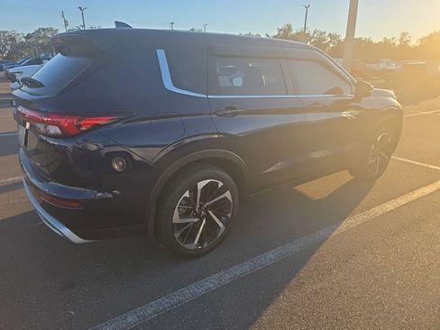 Used 2024 Mitsubishi Outlander SE Black Edition image 14