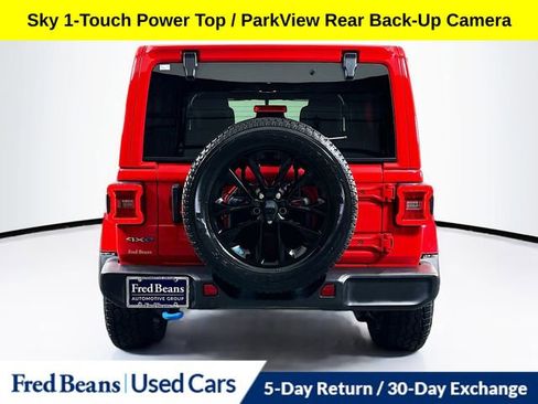 Used 2022 Jeep Wrangler Unlimited Sahara w/ Cold Weather Group AWD/4WD image 7
