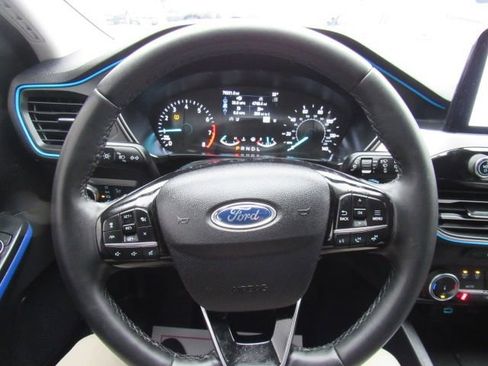 Used 2022 Ford Escape SE w/ Convenience Package image 17