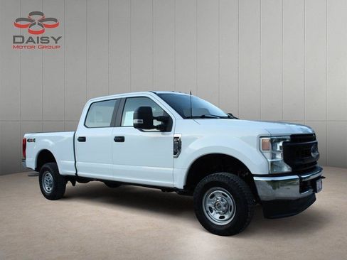 Used 2022 Ford F250 XL w/ Power Equipment Group AWD/4WD image 3
