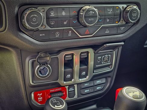 Certified 2026 Jeep Wrangler Sport AWD/4WD image 23