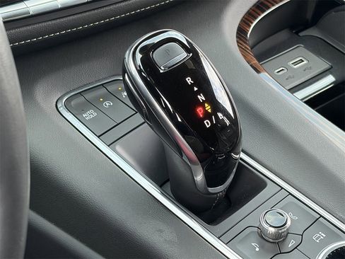 Used 2021 Cadillac Escalade Premium Luxury w/ Driver Assist Tech Package image 29