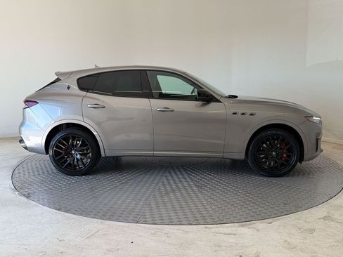Used 2022 Maserati Levante Modena AWD/4WD image 8