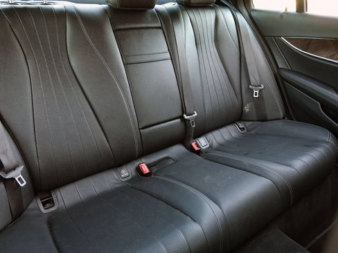 Used 2019 Mercedes-Benz E 300 image 12