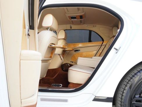 Used 2012 Bentley Mulsanne RWD image 43