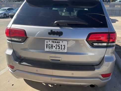 Used 2021 Jeep Grand Cherokee Laredo X image 5