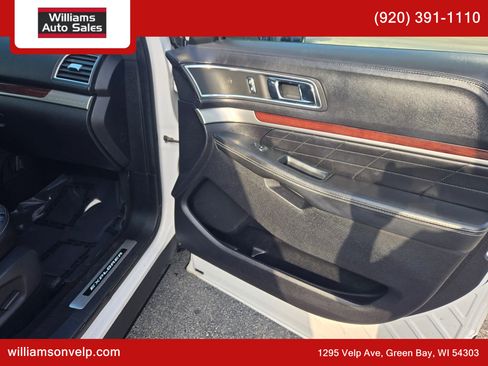 Used 2019 Ford Explorer Platinum image 17