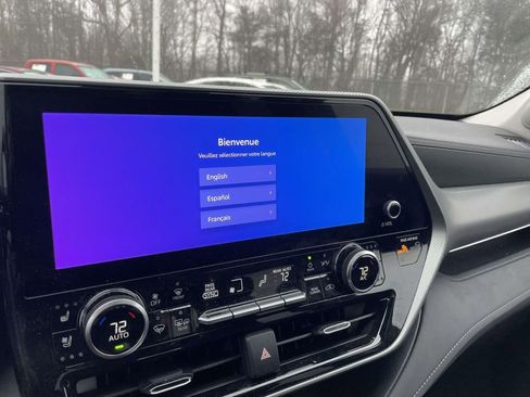 Used 2023 Toyota Highlander Platinum image 40