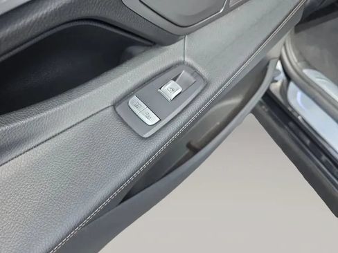 Used 2019 BMW 740i w/ Cold Weather Package RWD image 48