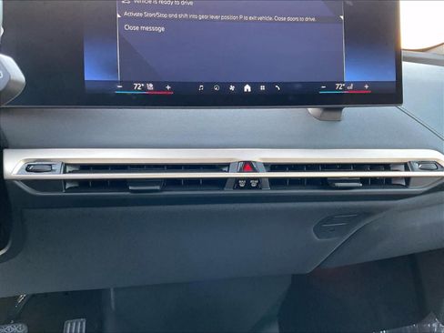 Used 2025 BMW iX xDrive50 w/ Convenience Package image 33