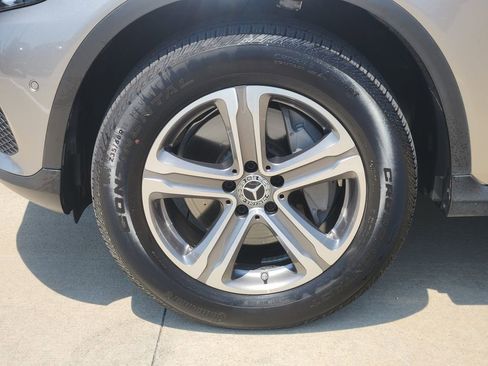 Used 2019 Mercedes-Benz GLC 300 image 10