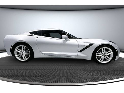 Used 2018 Chevrolet Corvette Stingray Coupe w/ 2LT Preferred Equipment Group RWD image 12