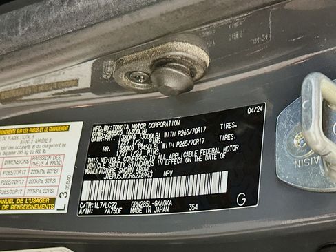 Used 2024 Toyota 4Runner TRD Off-Road Premium image 12