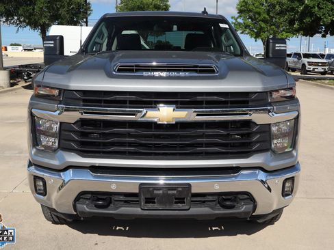 Used 2025 Chevrolet Silverado 3500 LT w/ Safety Package AWD/4WD image 9
