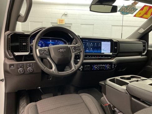 Used 2026 Chevrolet Silverado 2500 LT w/ Trail Boss Package AWD/4WD image 13
