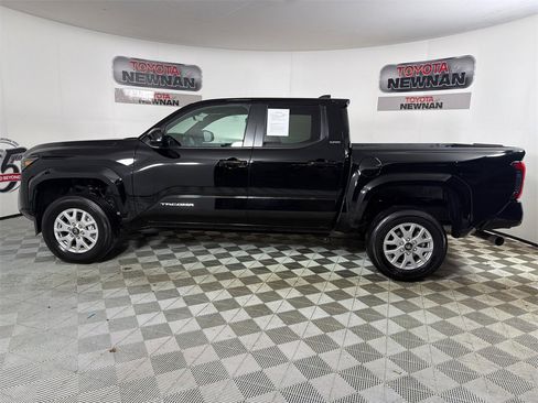 Used 2024 Toyota Tacoma SR5 image 6