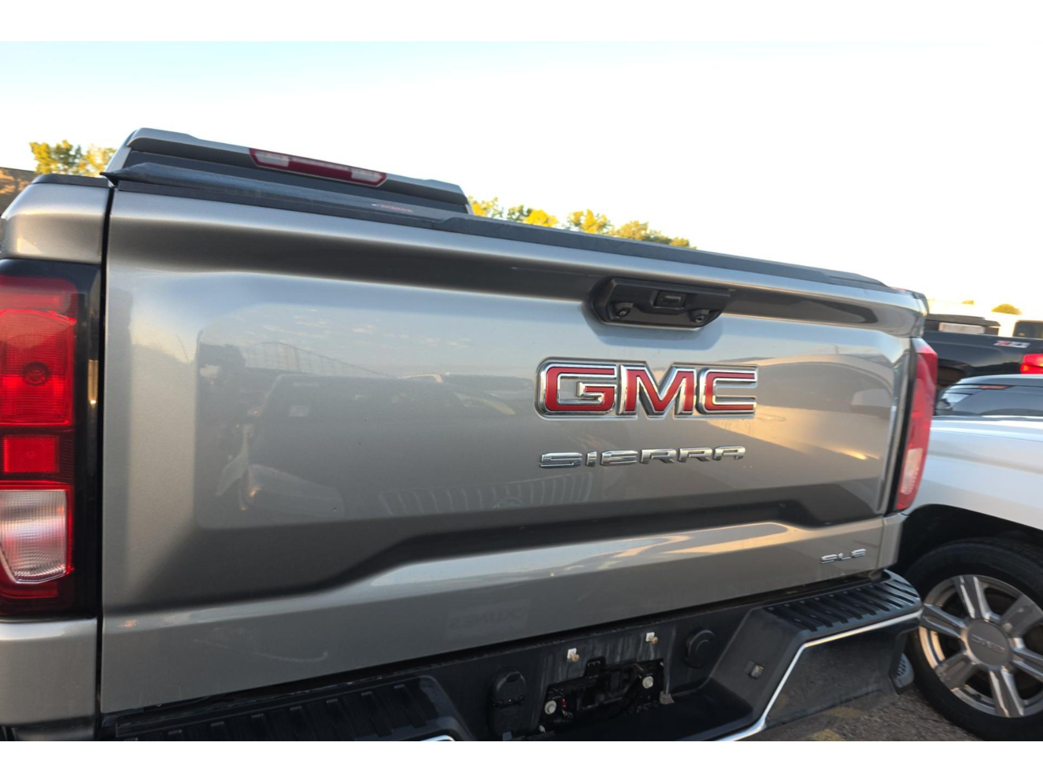 Used 2024 GMC Sierra 1500 SLE w/ LPO, GMC Protection Package AWD/4WD image 4