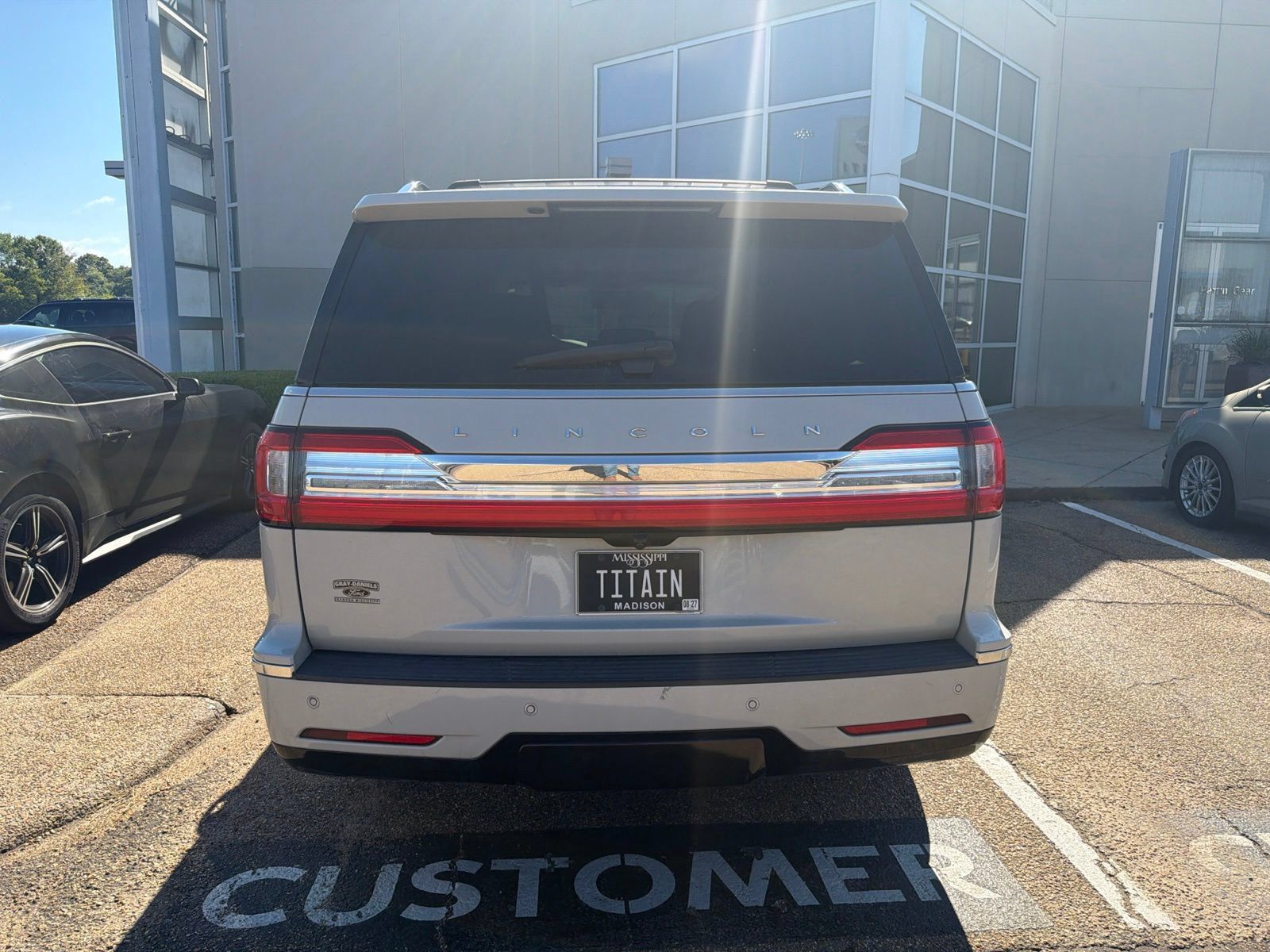 Used 2019 Lincoln Navigator L Reserve w/ Cargo Package AWD/4WD image 8