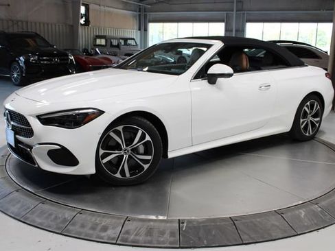 Used 2024 Mercedes-Benz CLE 300 4MATIC Cabriolet image 30