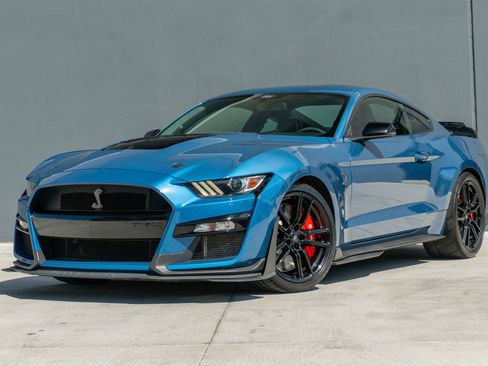 Used 2021 Ford Mustang Shelby GT500 w/ Technology Package image 3