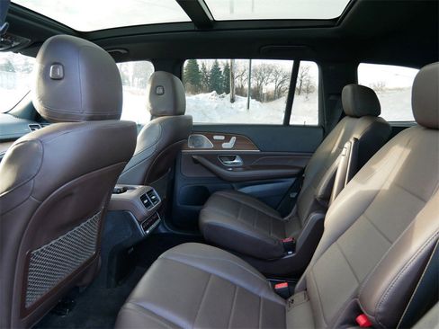 Used 2021 Mercedes-Benz GLS 450 4MATIC image 9