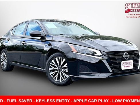Used 2024 Nissan Altima 2.5 SV AWD/4WD image 1