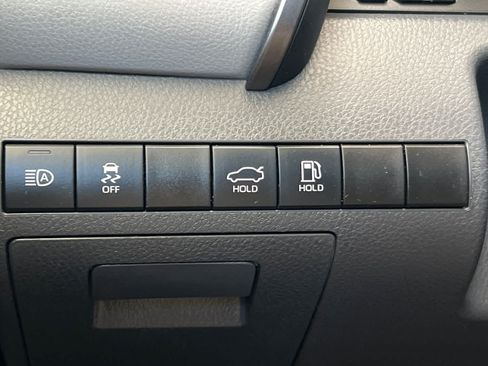 Used 2022 Toyota Camry LE FWD image 28