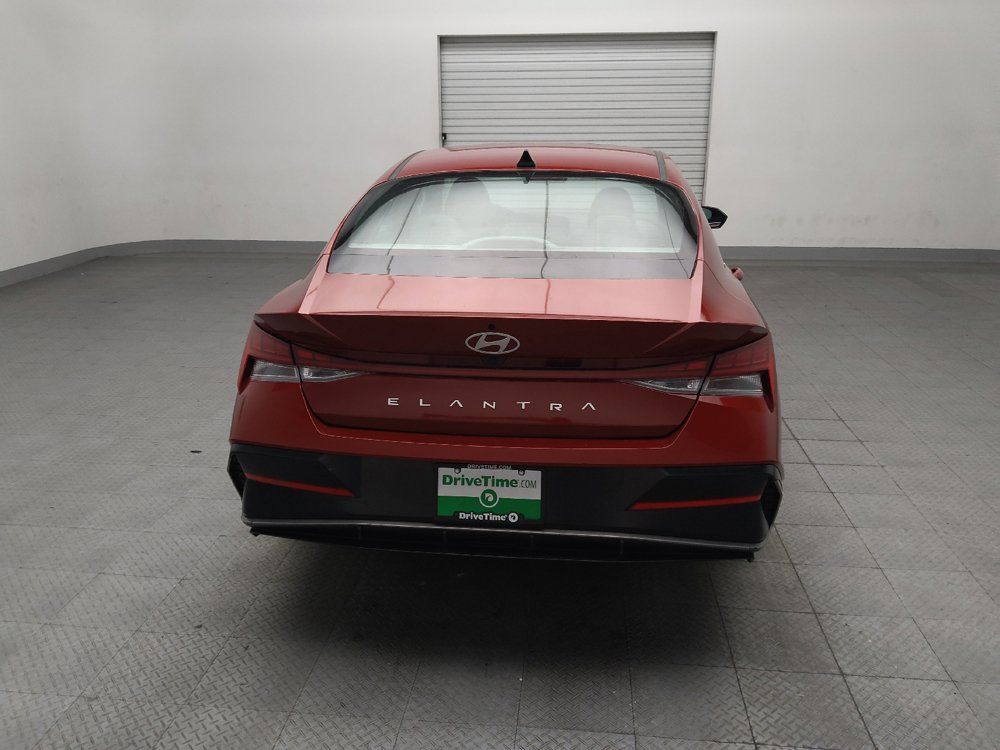 Used 2025 Hyundai Elantra SEL FWD image 7