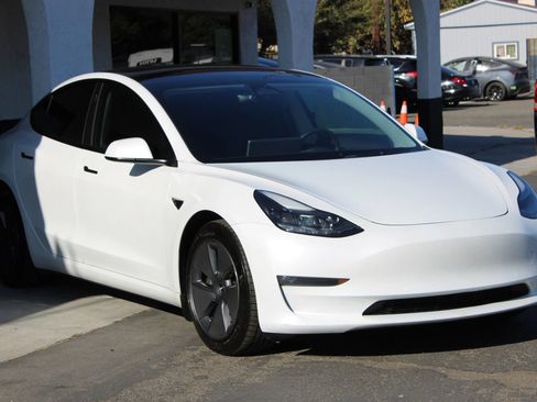 Used 2022 Tesla Model 3 Long Range AWD/4WD image 3