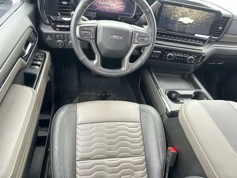 Used 2024 Chevrolet Silverado 2500 ZR2 w/ Technology Package AWD/4WD image 26
