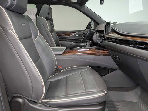 Certified 2021 Cadillac Escalade Premium Luxury image 44