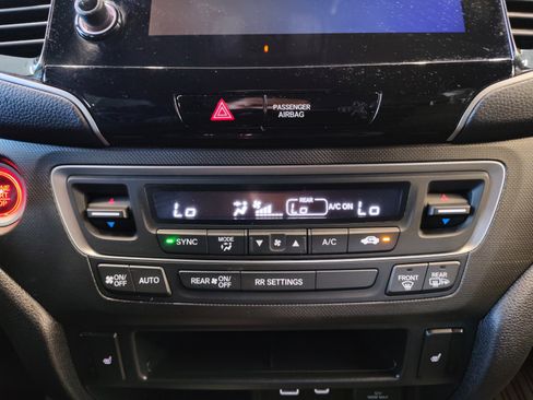 Used 2025 Honda Passport TrailSport image 19