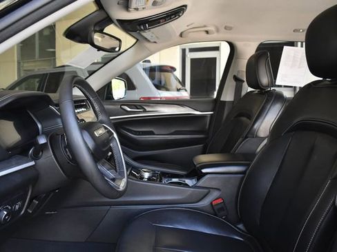 Used 2023 Jeep Grand Cherokee Limited AWD/4WD image 21