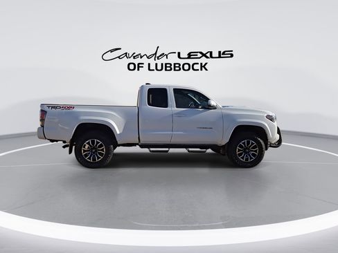 Used 2020 Toyota Tacoma TRD Sport image 9