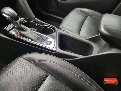 Used 2021 Buick Encore GX Essence AWD/4WD image 26