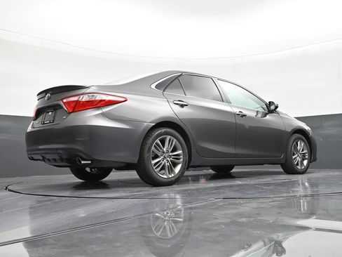 Used 2016 Toyota Camry SE FWD image 24
